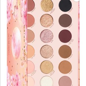 Lunar Beauty Nude Prism Eye Shadow Palette. NIB.